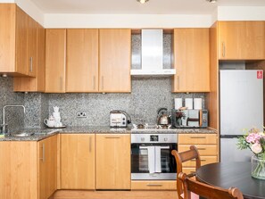 Fridge, oven, dishwasher, toaster - Fitzrovia Duplex|Patio, Park|Tube Stations Nearby | Pass the Keys (London)