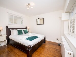 1 habitación, tabla de planchar con plancha, wifi gratis y ropa de cama 