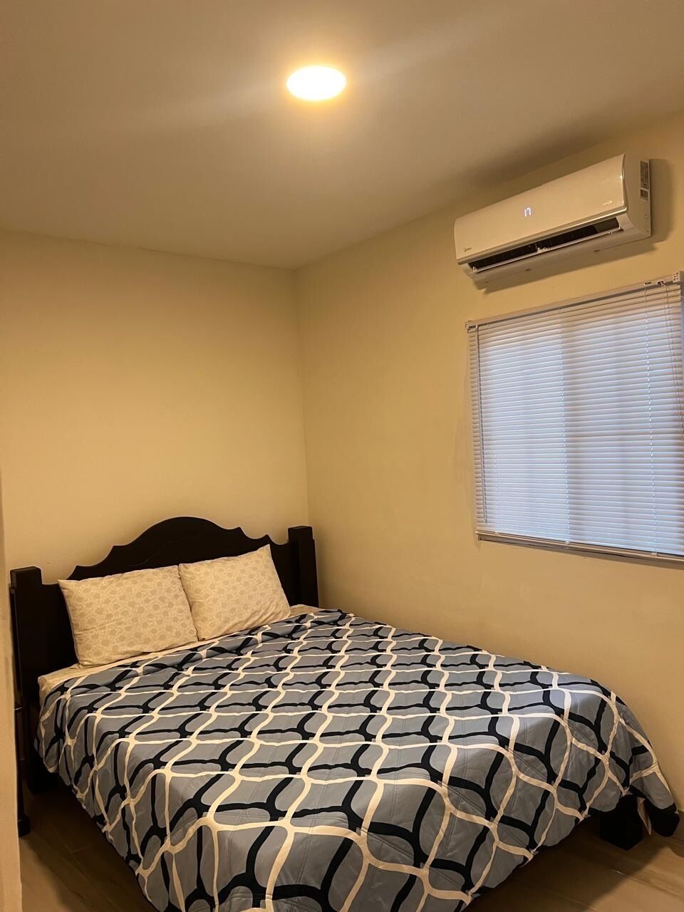 3 bedrooms, WiFi (free), bed sheets