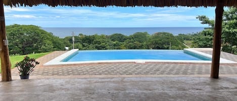 Utomhuspool