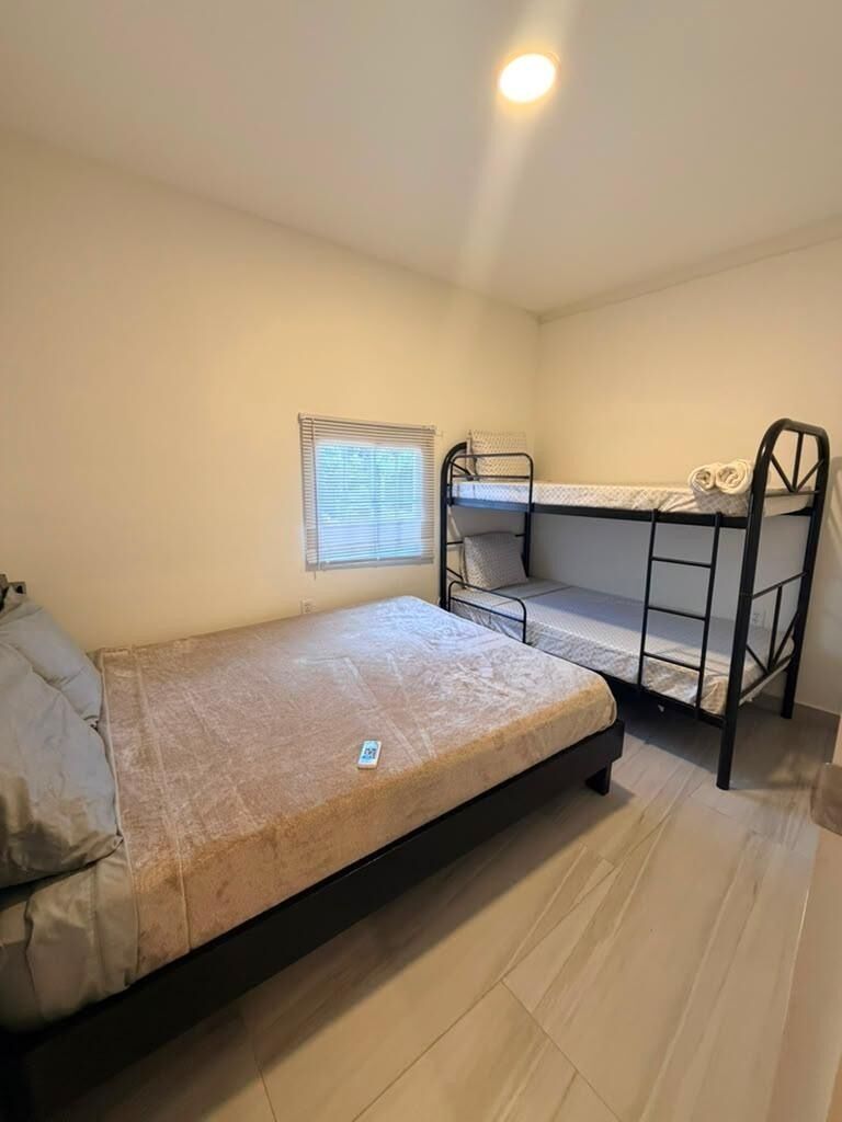 3 bedrooms, WiFi (free), bed sheets