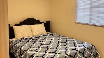3 bedrooms, WiFi (free), bed sheets