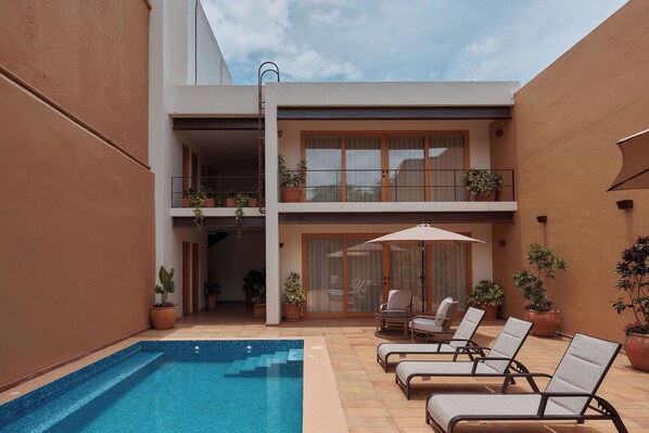 Outdoor pool - Lar Syrah (Oaxaca)