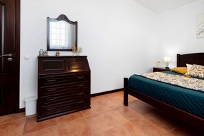 Bügeleisen/Bügelbrett, WLAN, Bettwäsche