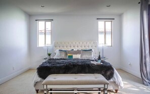 4 bedrooms, iron/ironing board, free WiFi, bed sheets