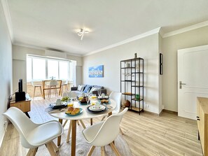 Living room - Quarteira Central Beach 5 by Homing (Loulé)