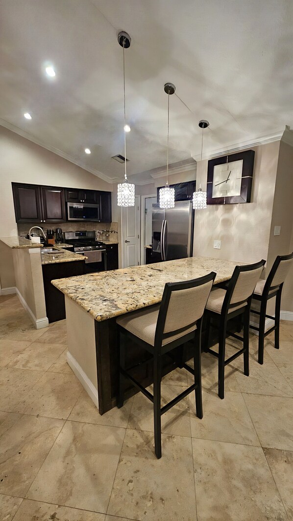 電子レンジ、オーブン、コンロ