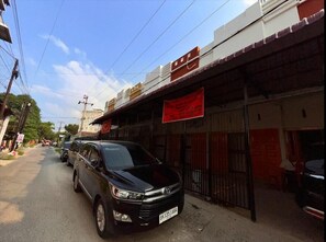Front of property - Hotel O Surau Guest House (Medan)