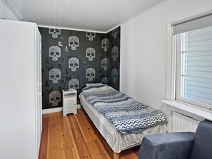Desk, free WiFi, bed sheets