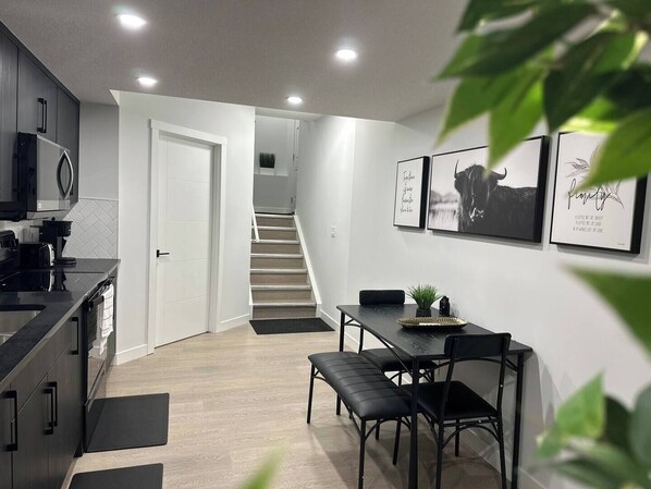 Private kitchen - Happy Place (Calgary)