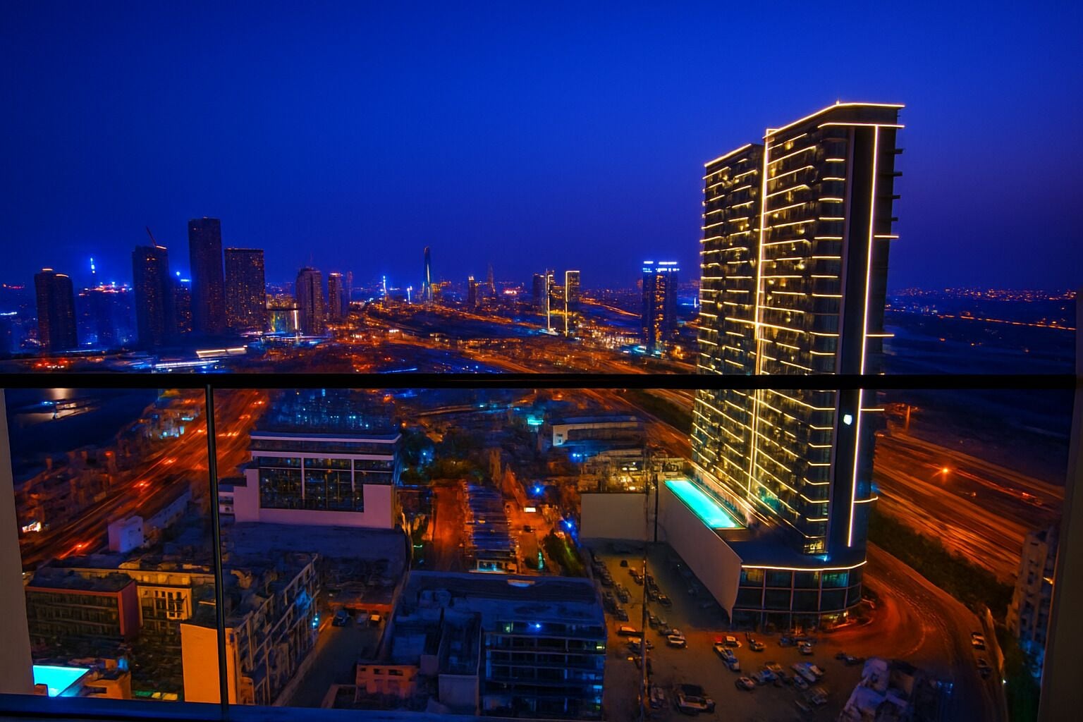 Appartement Luxe, 2 chambres, balcon, vue ville | Vue de la chambre