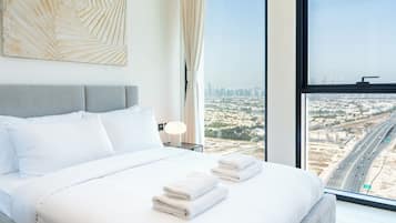 Apartamento superluxo, 2 quartos, sacada, vista para a cidade | Cofres nos quartos, cortinas blackout, quartos à prova de som