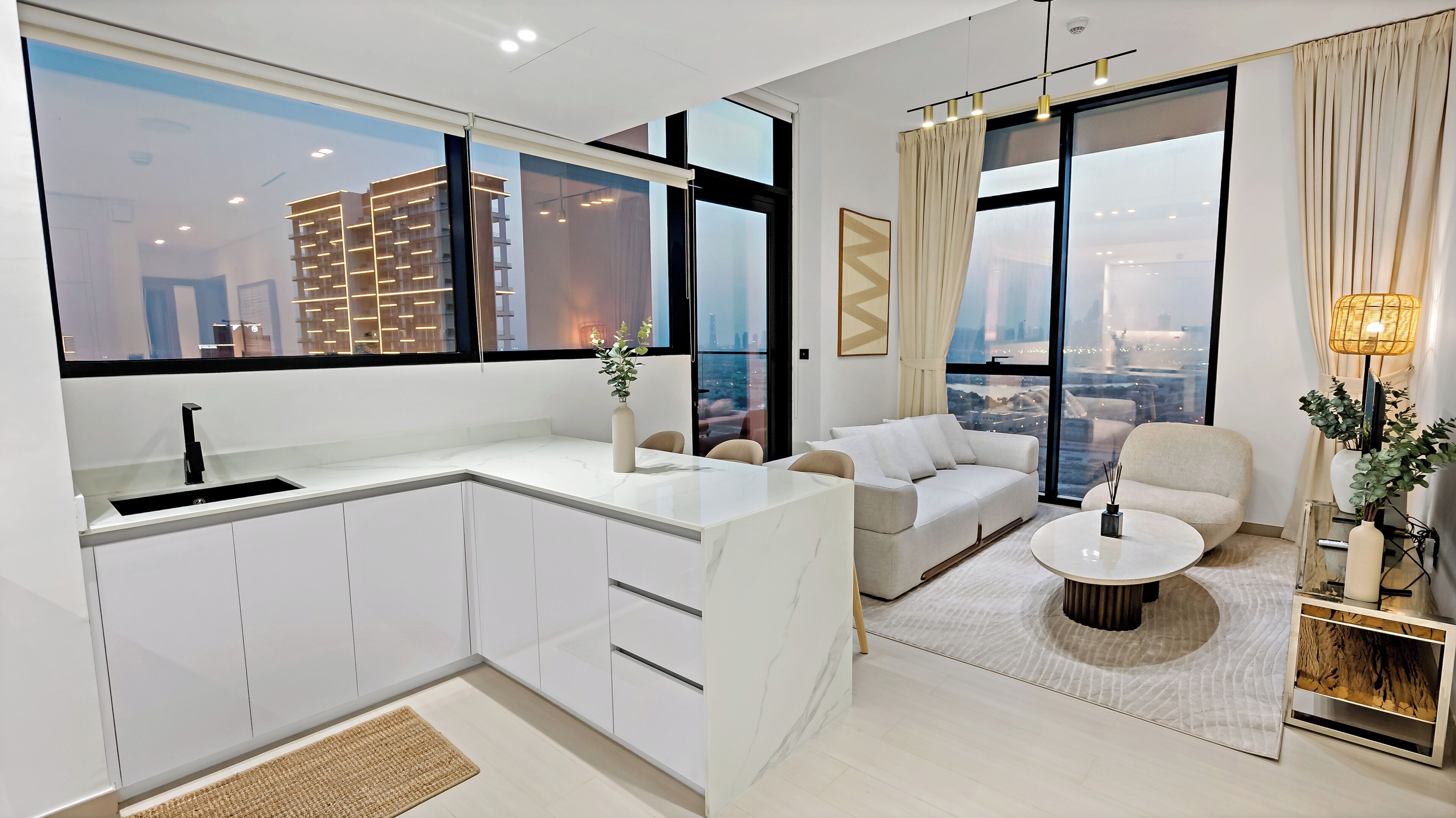 Luxury Apartment, 2 Bedrooms, Balcony, City View | Living area