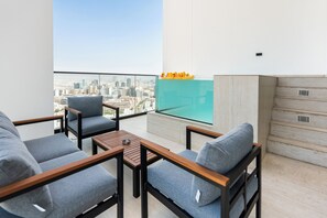 Luxury Apartment, 2 Bedrooms, Balcony, City View | Private pool