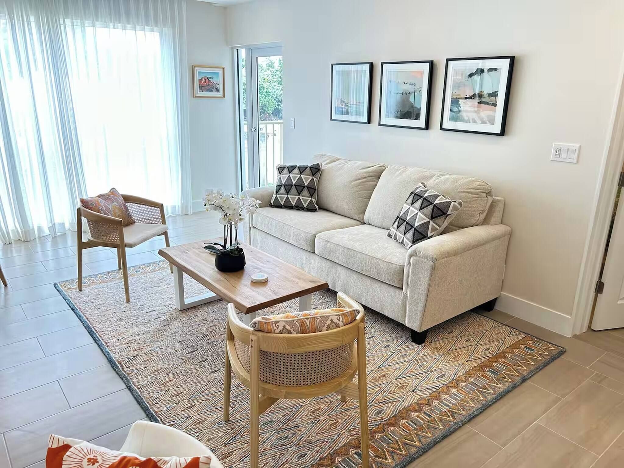 Apartment, 2 Bedrooms, Terrace, Garden View | Living area