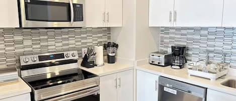 Apartment, 2 Bedrooms, Terrace, Garden View | Interior