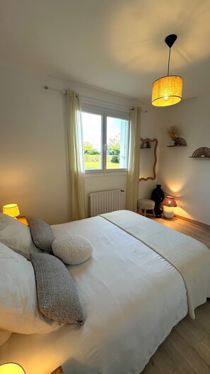 5 bedrooms, WiFi, bed sheets