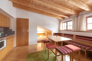 Apartment, Balcony, Mountain View