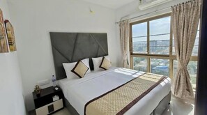2 bedrooms, iron/ironing board, Internet