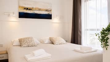 1 bedroom, iron/ironing board, internet, bed sheets