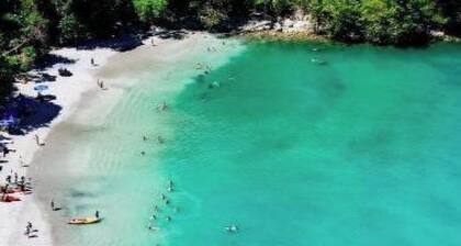 8 minutes away from Manuel Antonio National Park