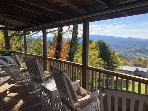 Delightfully rustic 4-bedroom house in Vilas with stunning long-range views.