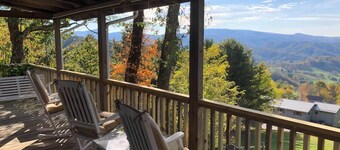 Delightfully rustic 4-bedroom house in Vilas with stunning long-range views.