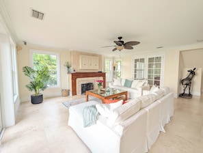 Smart TV, fireplace, offices