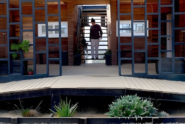Cabin | Exterior detail
