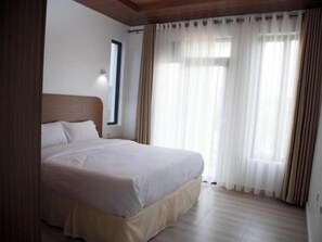 3 bedrooms, internet, bed sheets