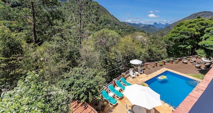 House in Araras: Pool, Sauna, and Included Services!