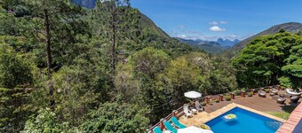 House in Araras: Pool, Sauna, and Included Services!