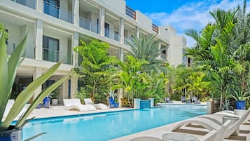 Outdoor pool, pool loungers