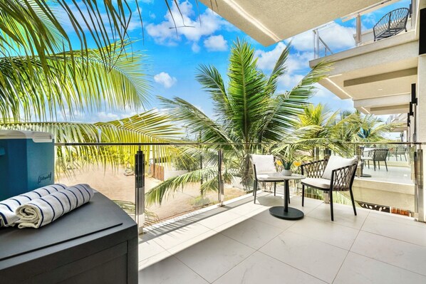 Appart'hôtel Familial, balcon, vue piscine | Balcon