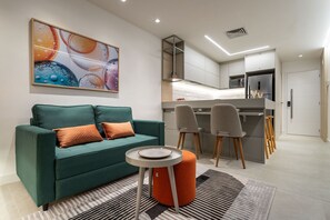 TV - Cozy Apartment | Pool, Sauna & 350m from the Metro (Rio de Janeiro)