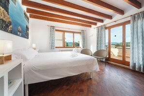 3 makuuhuonetta, silitysrauta/-lauta, vauvan matkasänky, ilmainen Wi-Fi