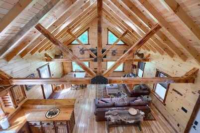 Seven Pines Cabin - Secluded in Hocking Hills
