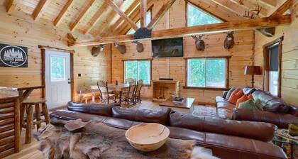 Seven Pines Cabin - Secluded in Hocking Hills