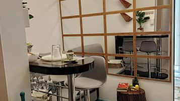 Condo, 1 Bedroom, Accessible | Tempat makan