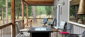 Comfortable cabin with so much to offer!