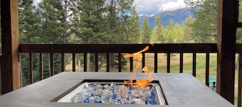 Comfortable cabin with so much to offer!