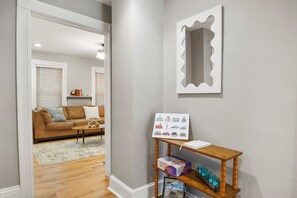 Interior - Timeless Charm in Park Ave - Entire 3 BR House (Rochester)