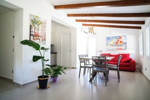 Dining - In the heart of Agrigento, in a quiet but central area. (Agrigento)