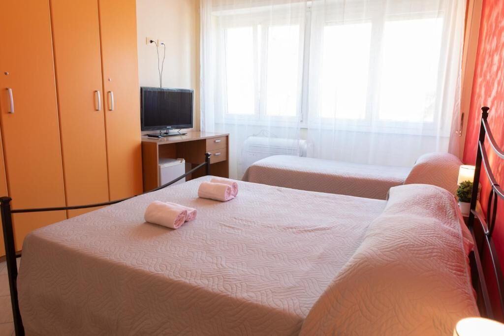 Standard-Dreibettzimmer, Stadtblick | Kostenloses WLAN