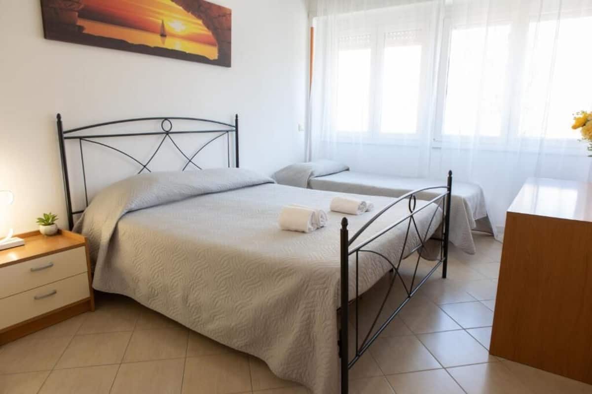 Superior Triple Room, City View | Free WiFi