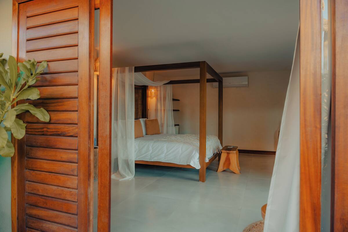 In-room safe, desk, laptop workspace, free WiFi
