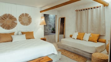Suite Standard | Coffres-forts dans les chambres, bureau