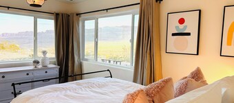 Scenic Desert Retreat • Views, Stargazing & Near Grand Canyon West