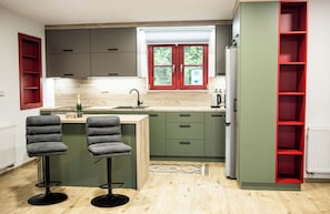 Fridge, microwave, oven, stovetop