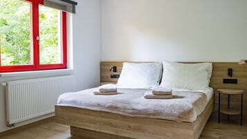 2 bedrooms, in-room safe, desk, free WiFi